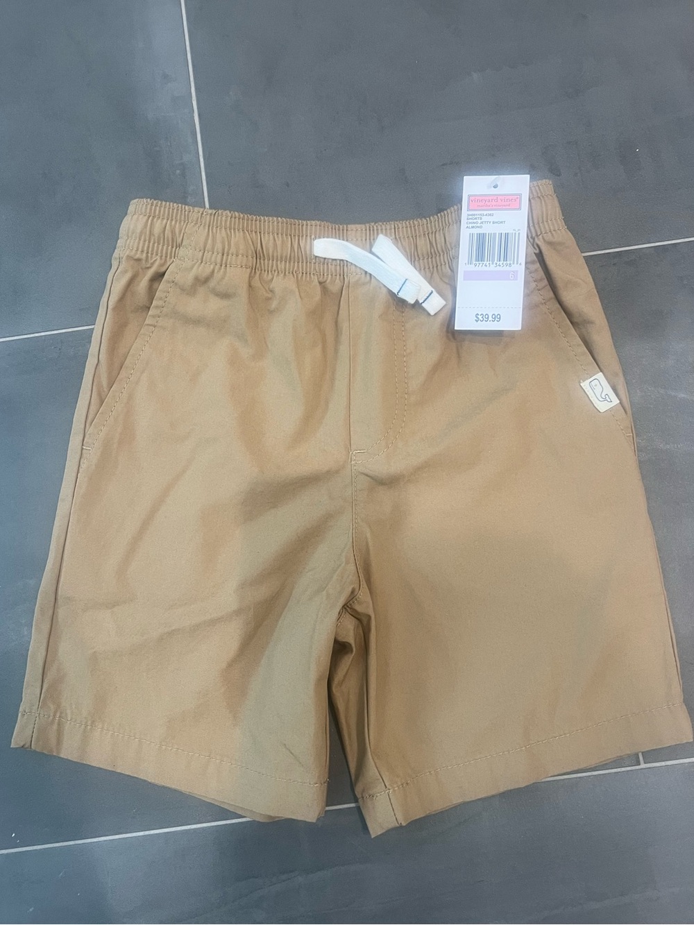 NWT Vineyard Vines Boys Tan Elastic Waist Flat Front Shorts